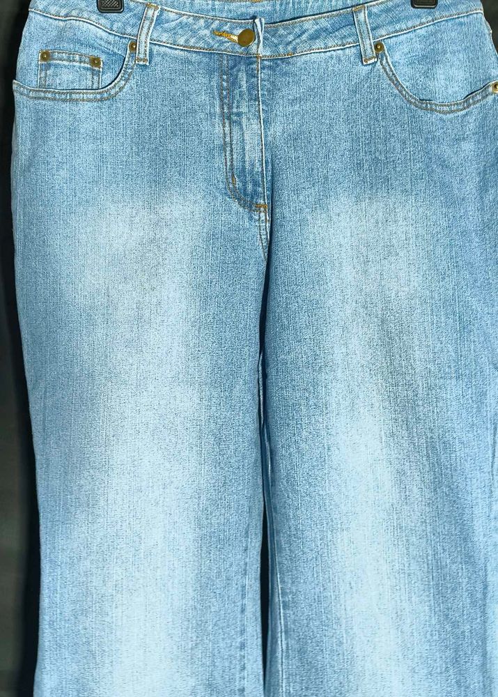 Light Wash Baggy ladies Jeans