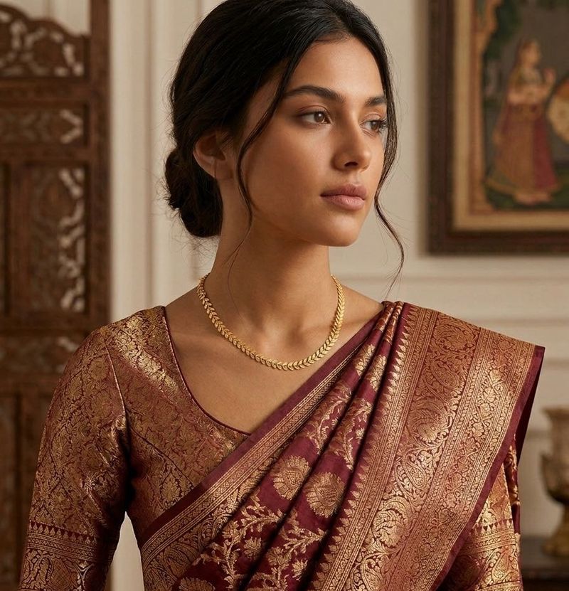 Elegant Gold Leaf Chain Necklace