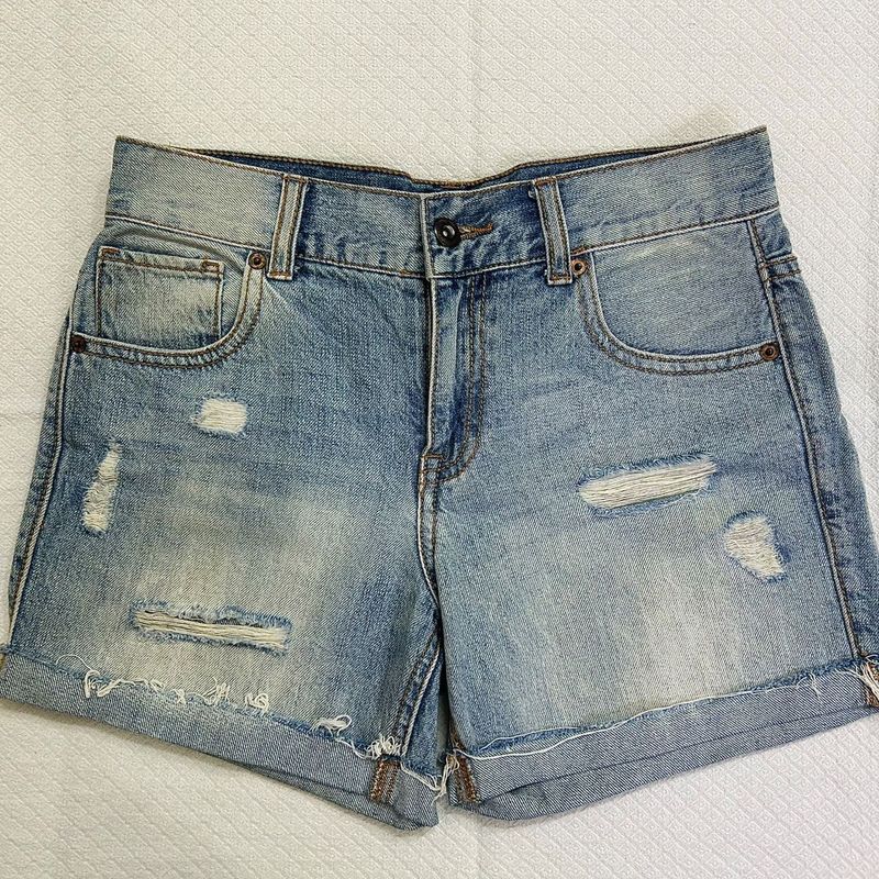 Forever 21 Distressed Light Wash Denim shorts