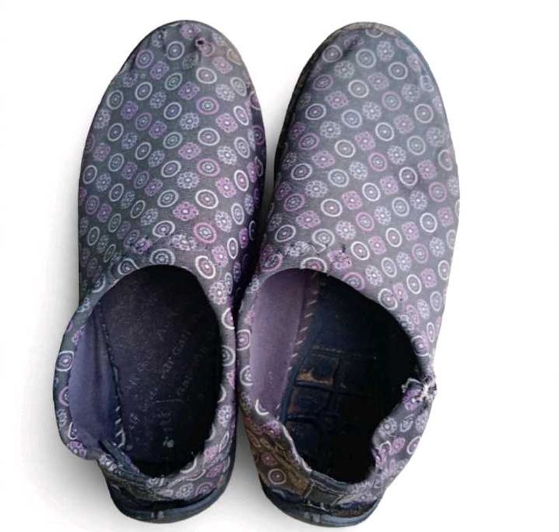 Women's Ethnic Juttis with Floral Print