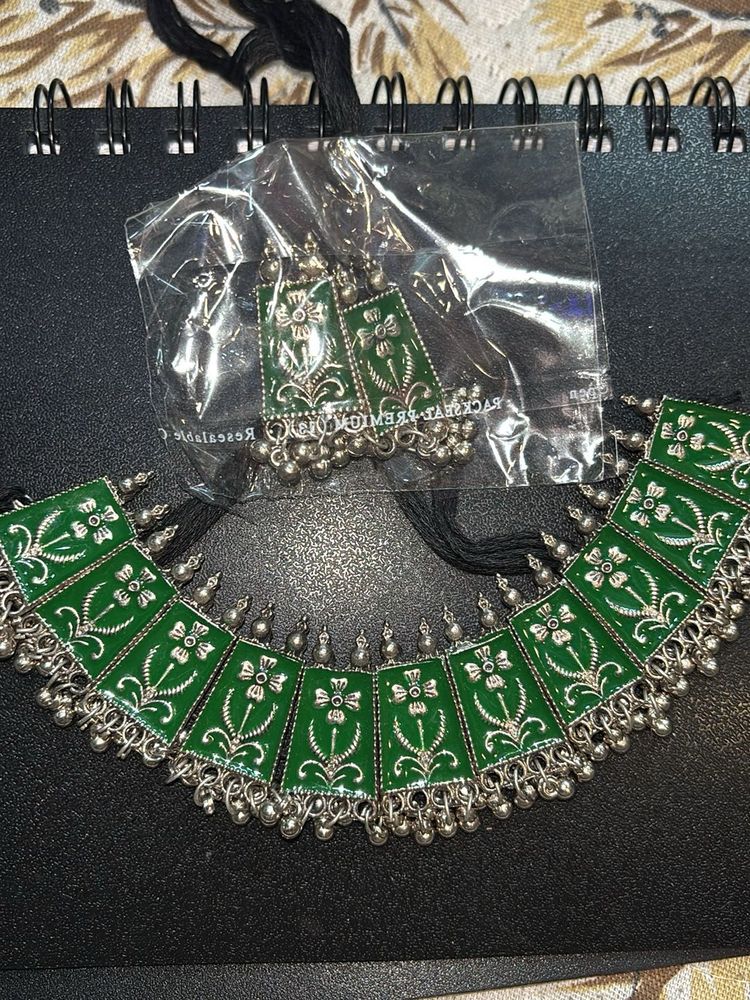 Green Enamel Choker Necklace &amp; Earrings Set