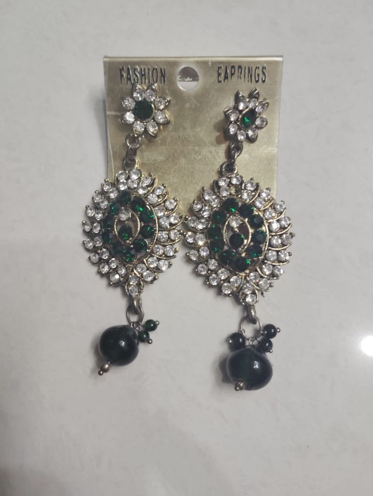 Fashion Earrings - Green &amp; Silver