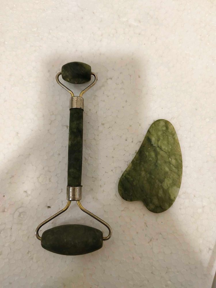 Jade Roller &amp; Gua Sha Set