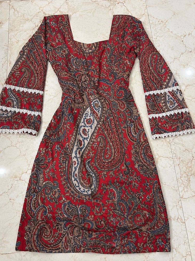 Red Paisley Print Kurta with Lace Cuffs