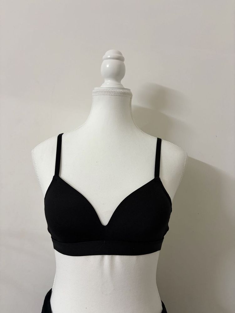 Comfortable Black Bra ✨ ( seamless)