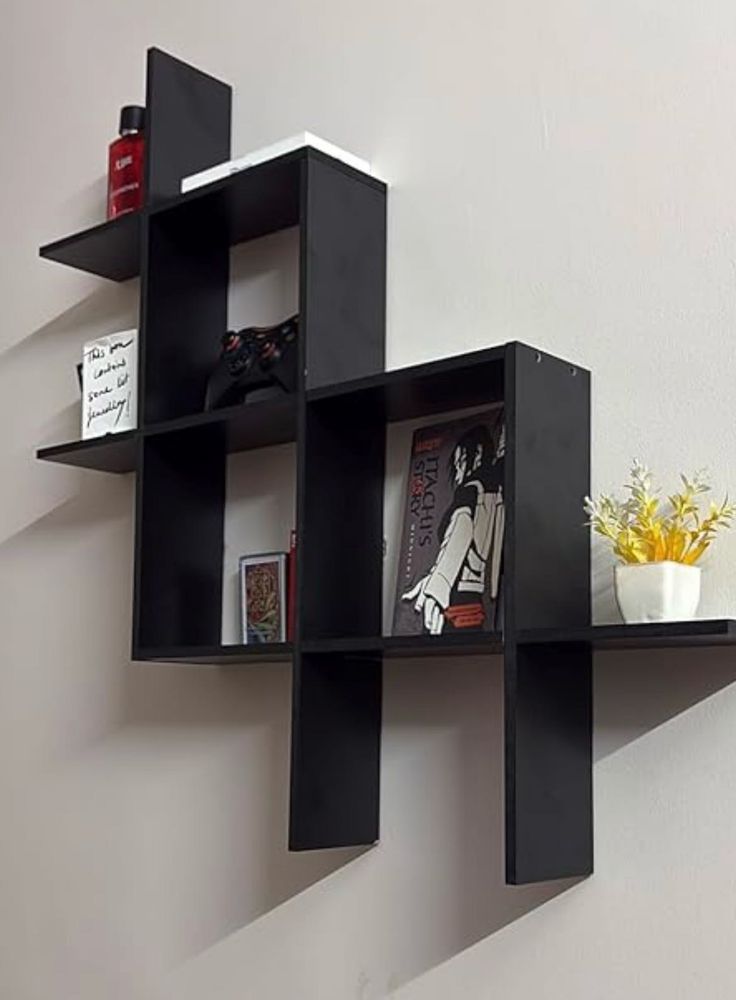 Black and white book shelf📖