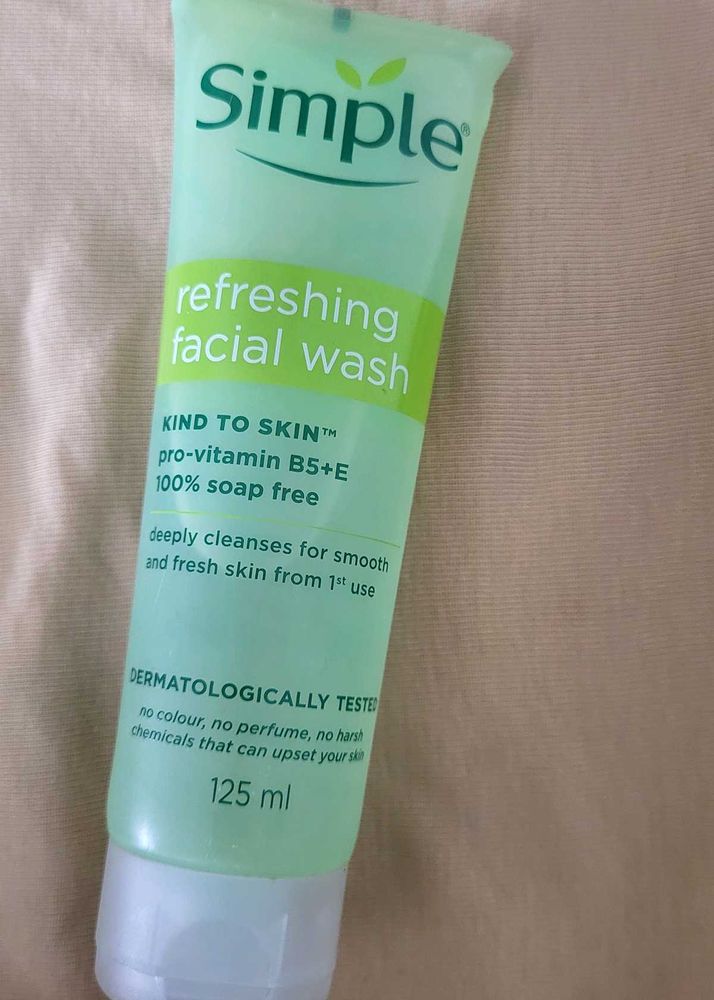 Simple Refreshing Facial Wash 125ml | Gentle Facew