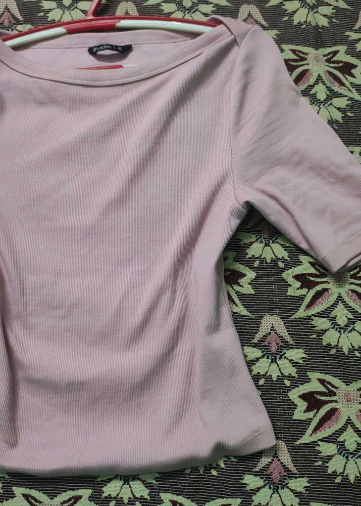 baby pink tshirt🩷