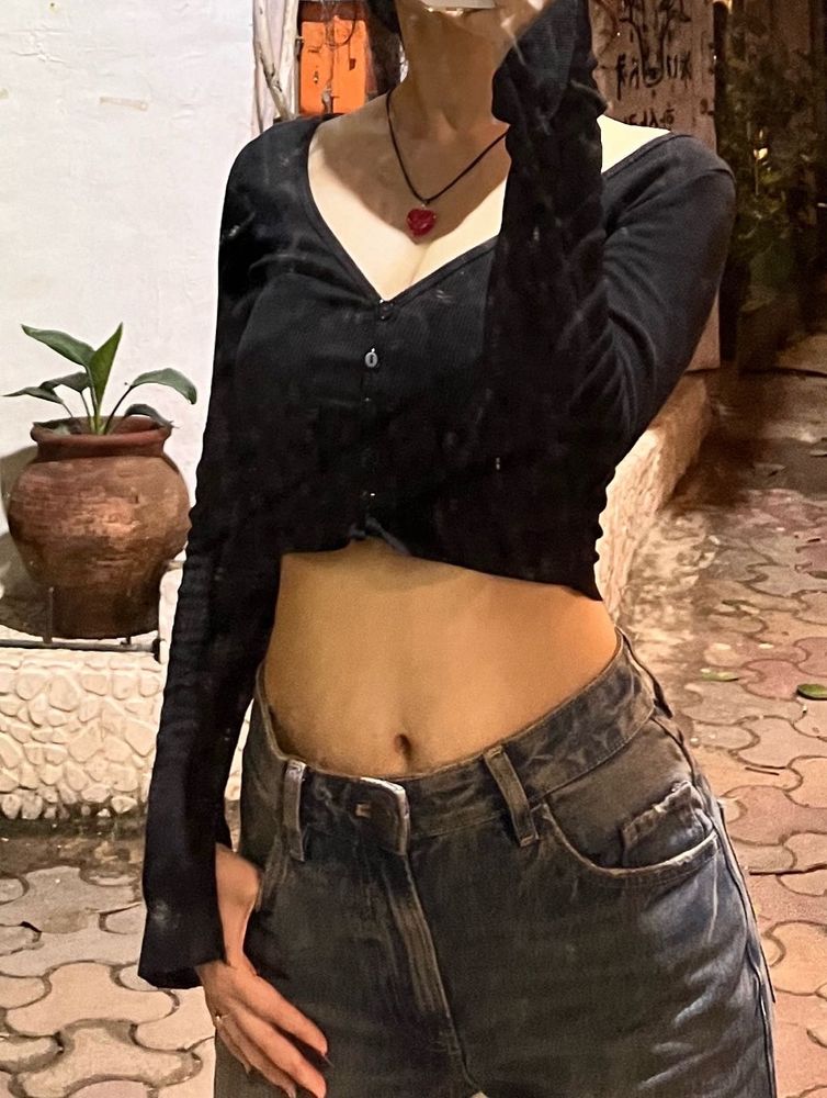 Chic Black Long Sleeve Crop Top