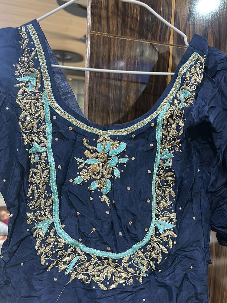 Elegant Blue Embroidered Kurta