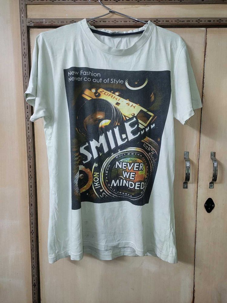 Light Yellow Men's Graphic T-shirt | 38 in