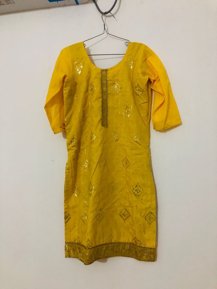 Elegant Yellow Kurti with Gold Embellishments