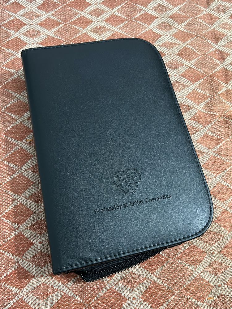 brush holder pouch