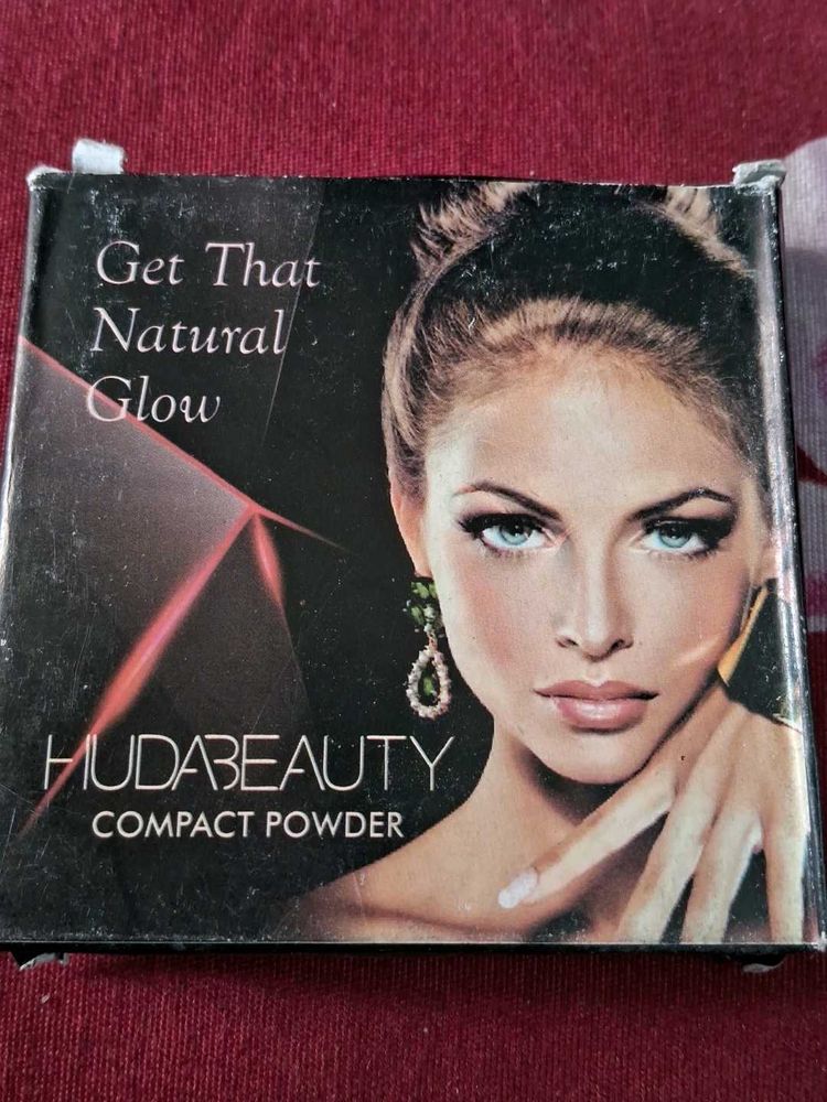 HUDA BEAUTY Compact Powder