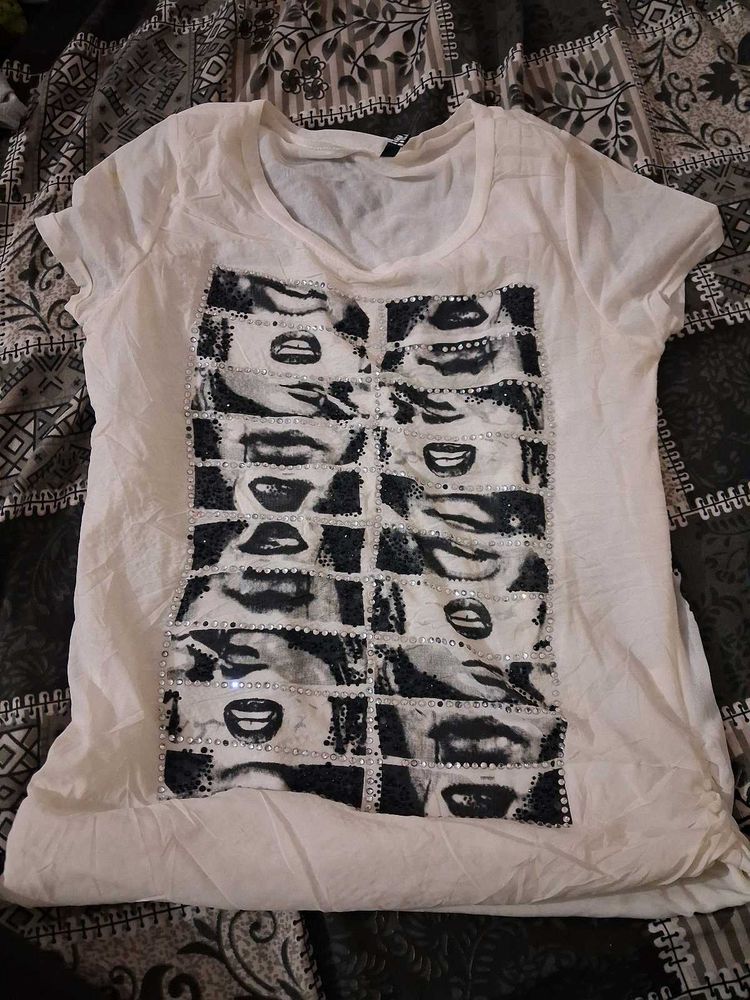 y2k White graphic tee with rhinestones