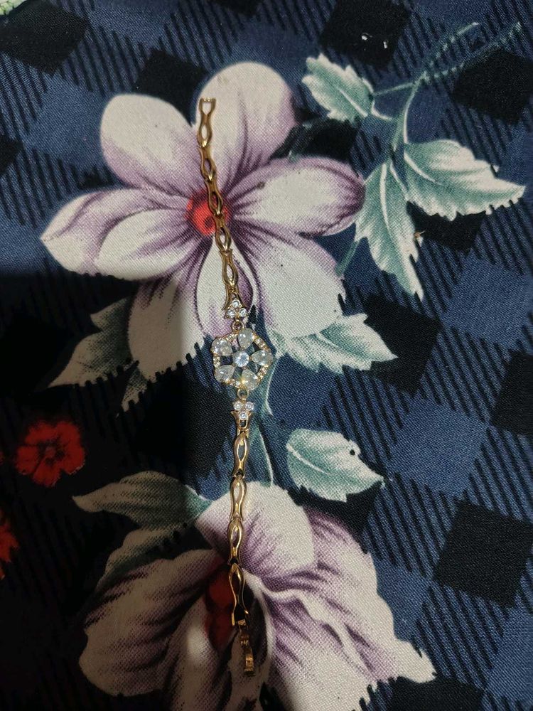 Elegant Maangtika with Sparkling Stones