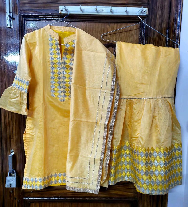 Yellow Garara ( Margin Inside)