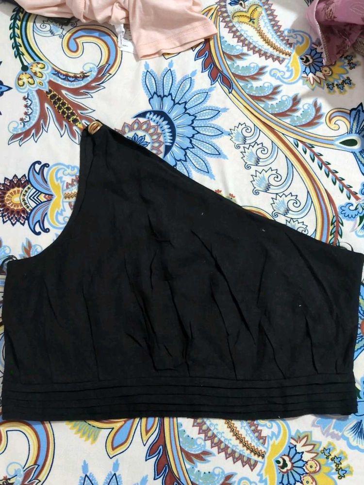 Chic Black One-Shoulder Top