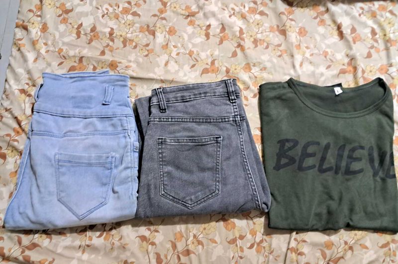 2 Women's Jeans and T-Shirt Set