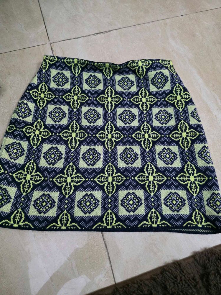 Geometric Print Mini Skirt