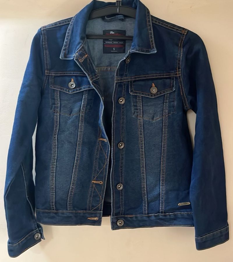 Denim Jacket - Stylish &amp; Versatile