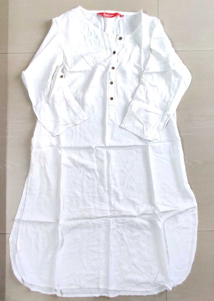 Brand - Fusion , Size  M , Loose Fit White Colour