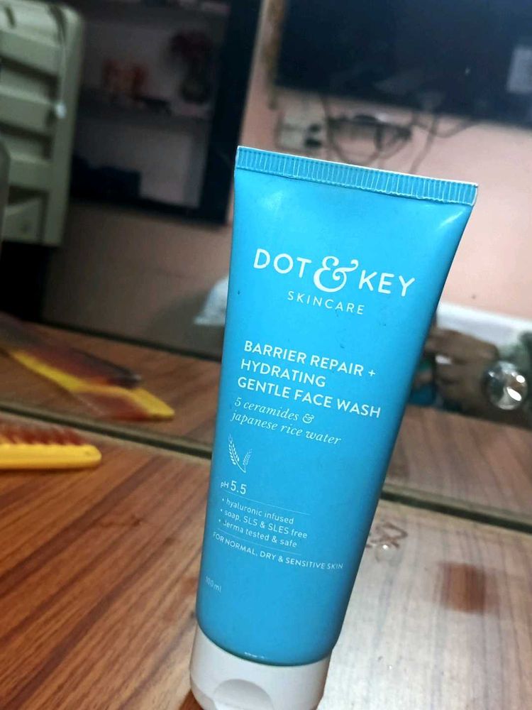 Dot &amp; Key Gentle Face Wash 100ml