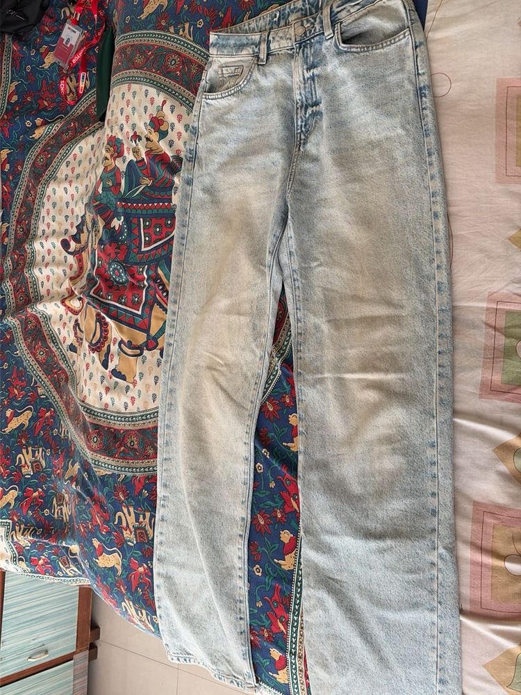 Light Wash Baggy Jeans