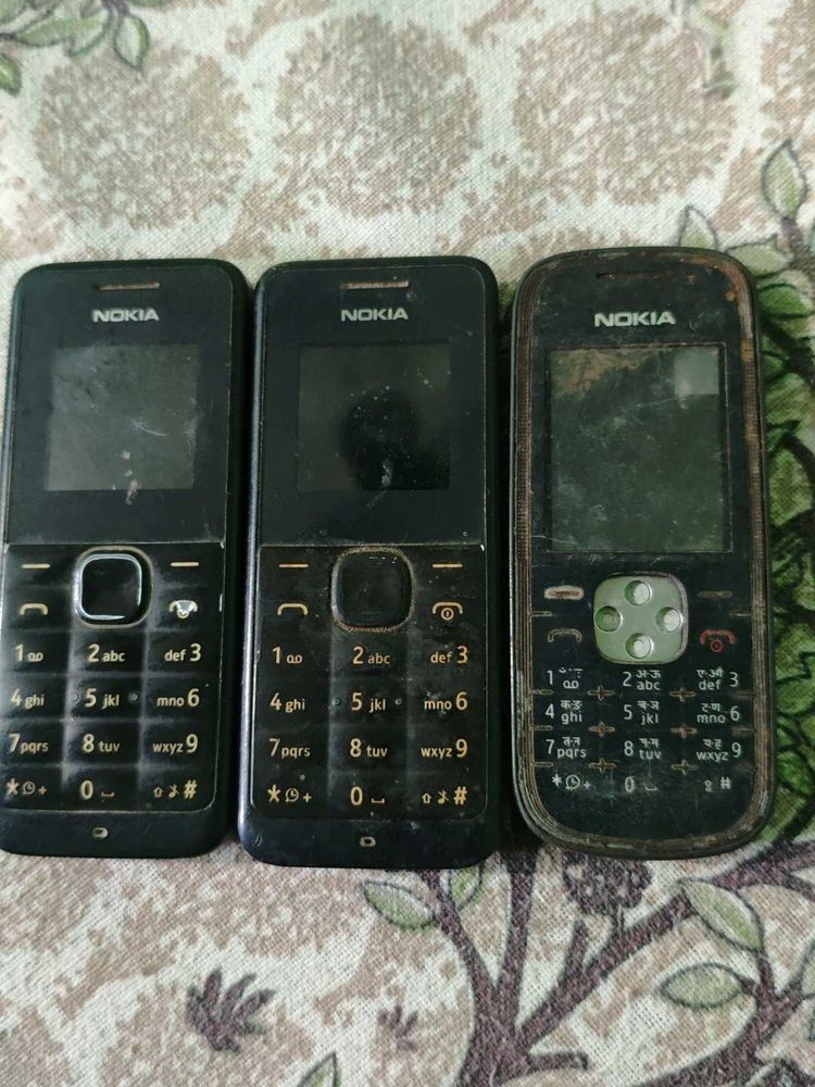 Lot of 3 Nokia