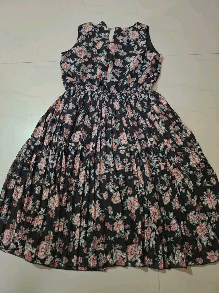 Floral Print Sleeveless Dress
