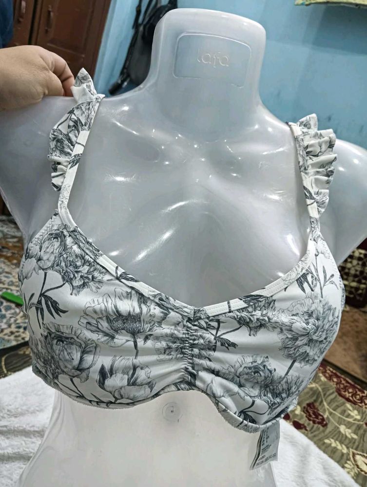 Floral Bikini💙 Top with Ruffle Detail