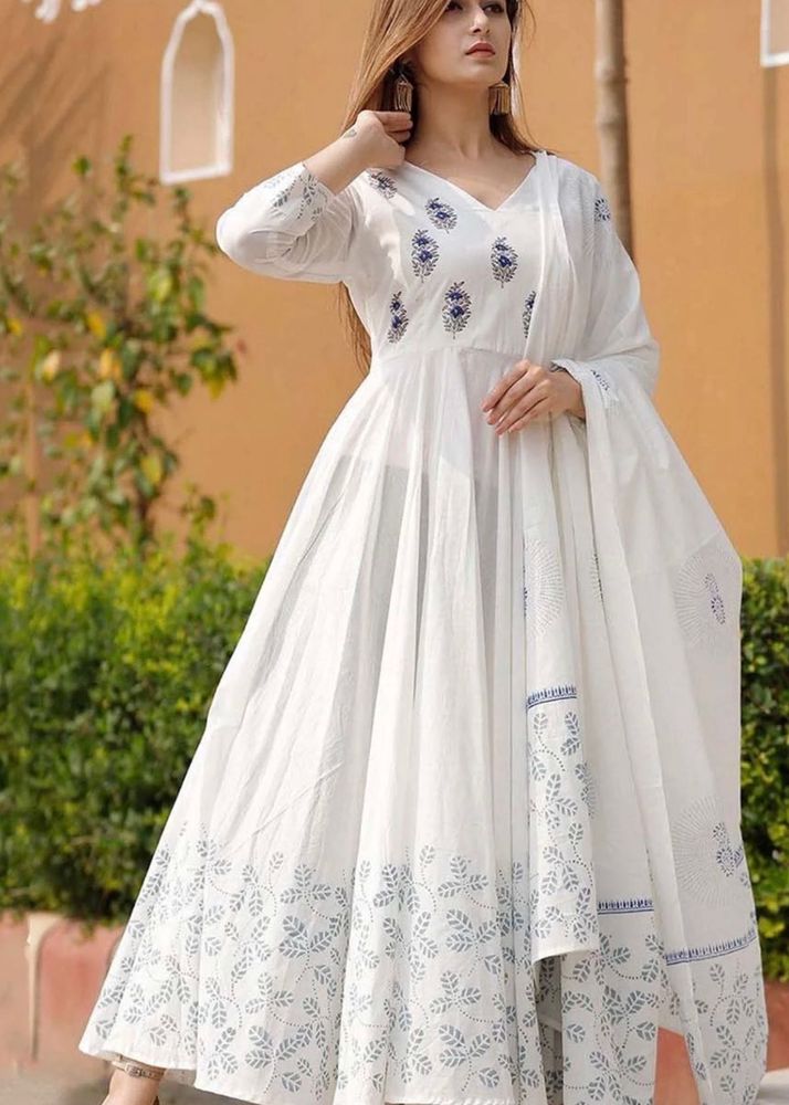 Elegant White Kurta Set with Blue Prints