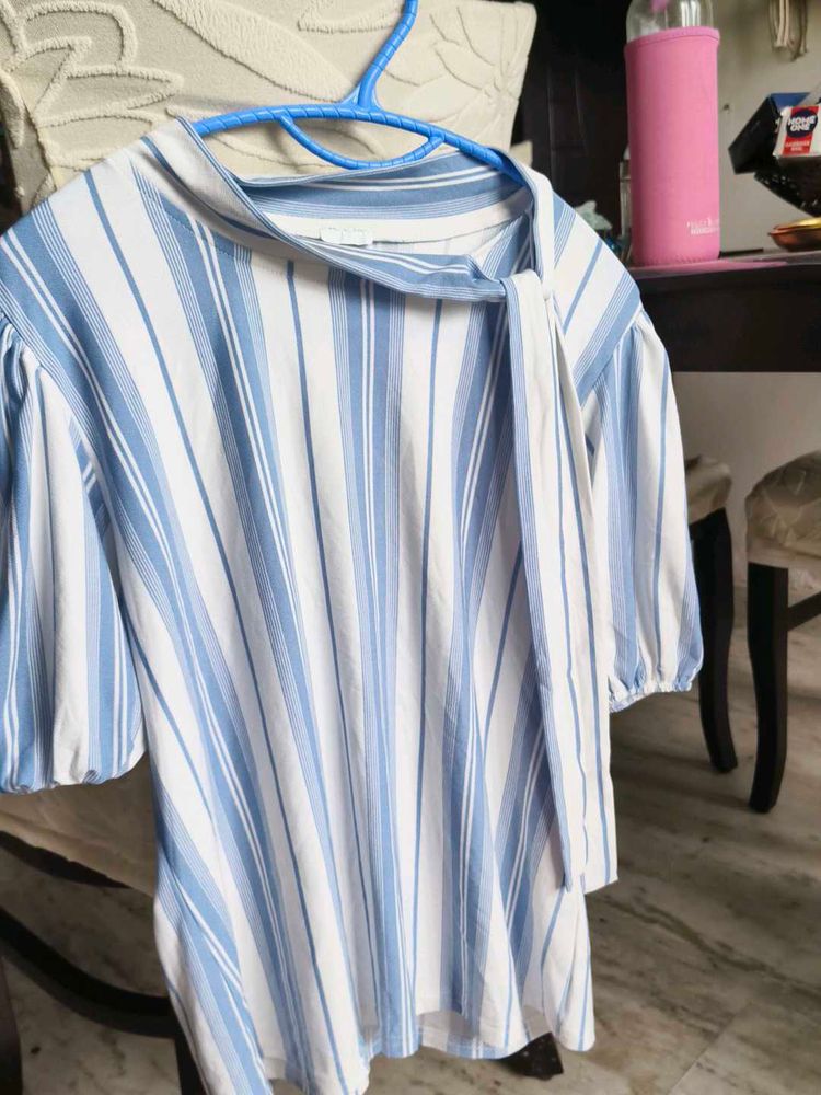 never used Blue Striped Tie Neck stretchable Top