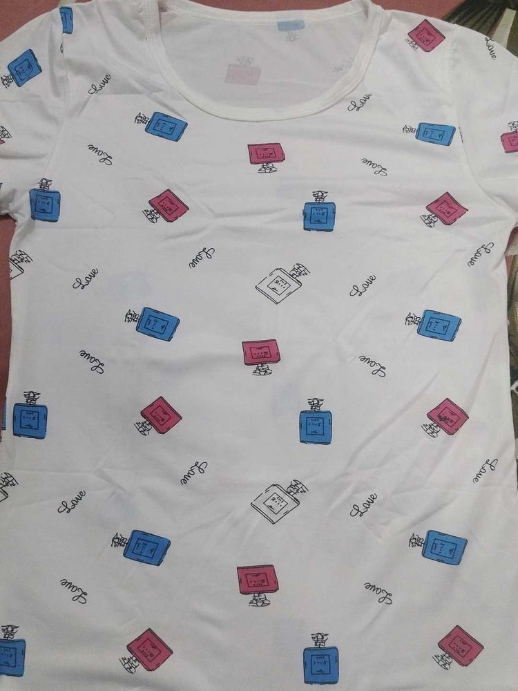 Cute Perfume Bottle Print T-Shirt