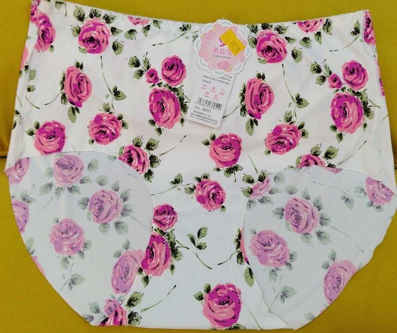 2020 -- seamless printed panty