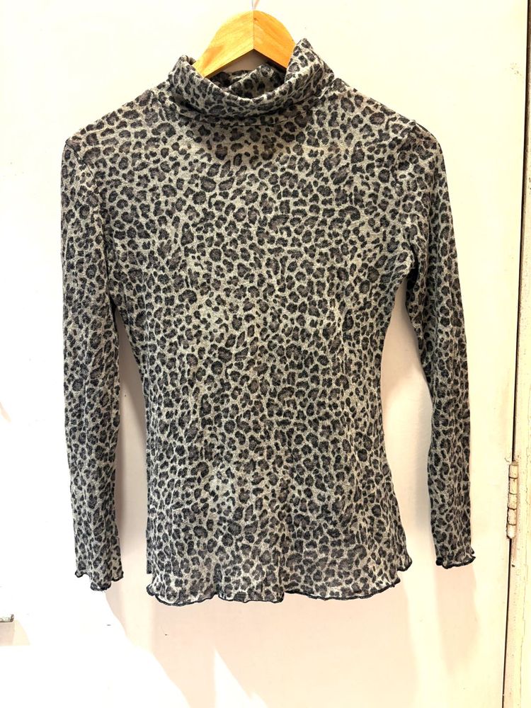 Leopard Print Turtleneck Top