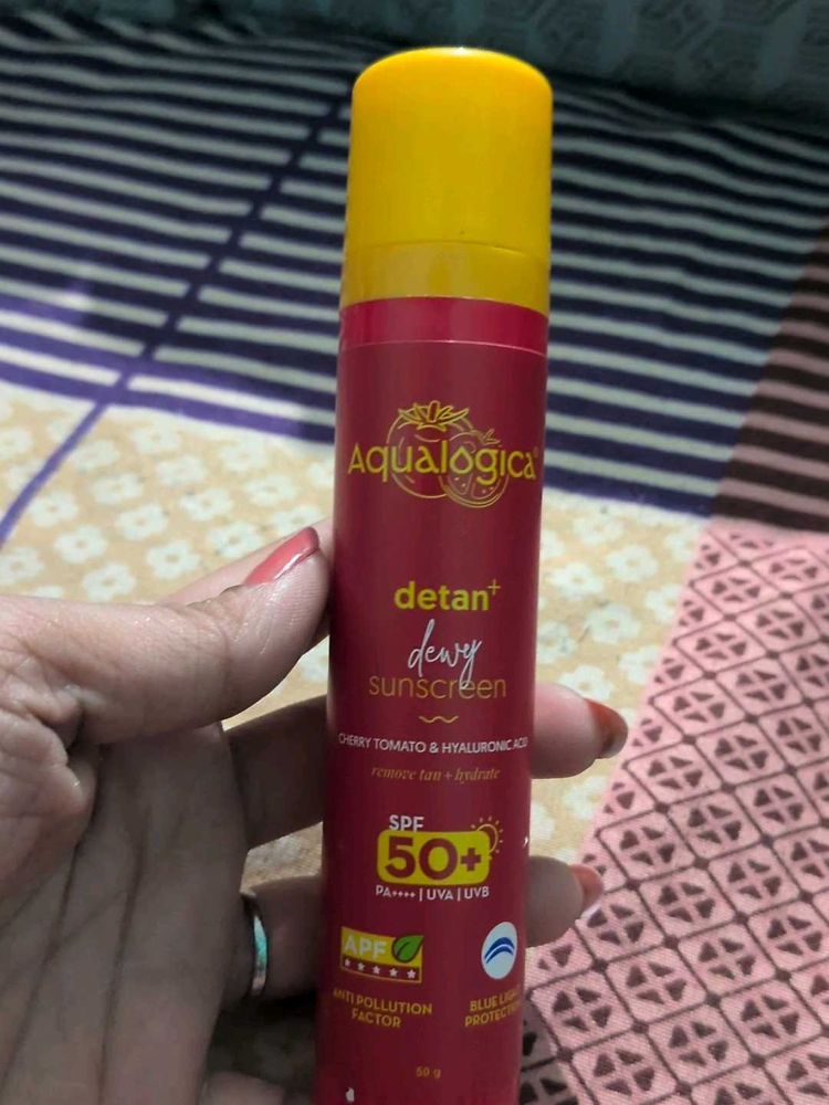 Aqualogica DeTan Dewy Sunscreen SPF 50+