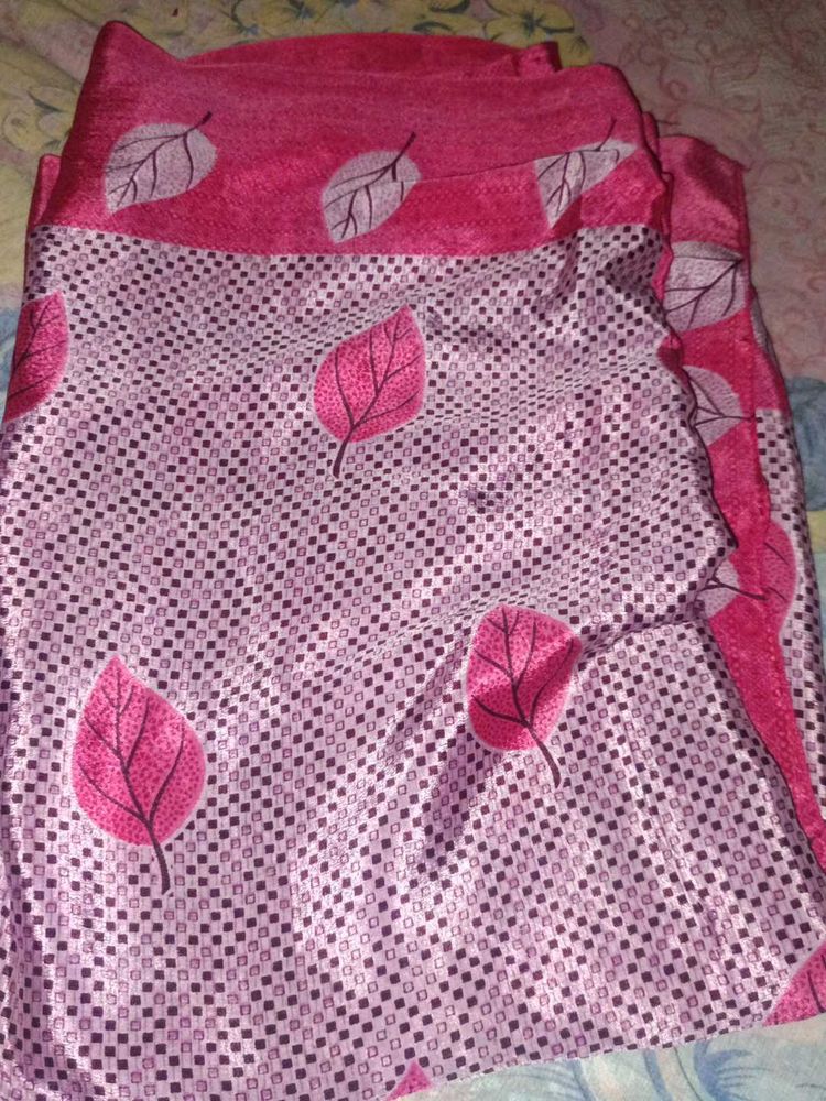 Beautiful Pink Leaf Print Saree