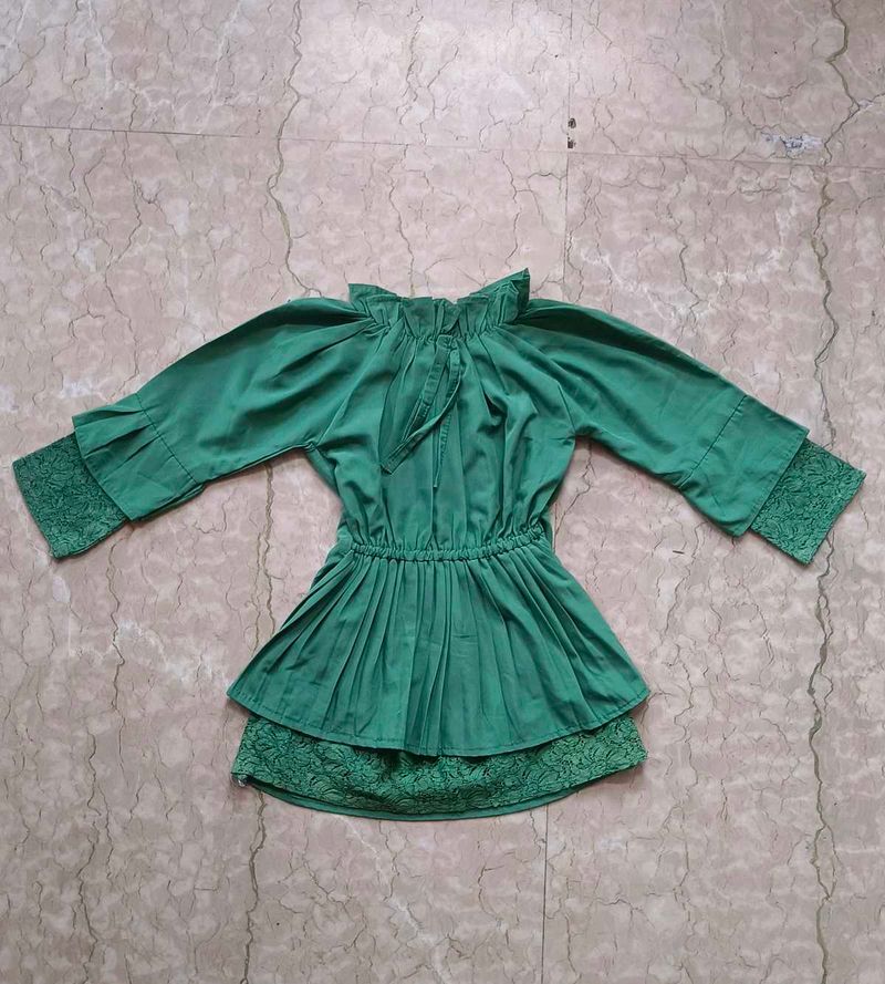 New Crinhed Top With Lace Design