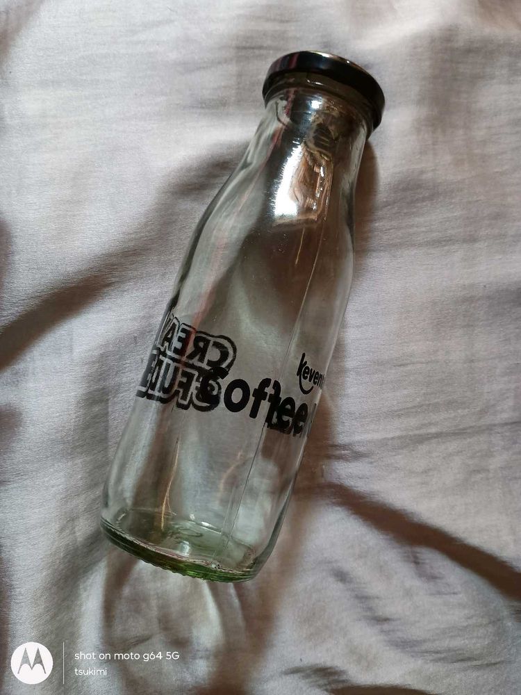 aesthetic milk shake glass bottle with lid