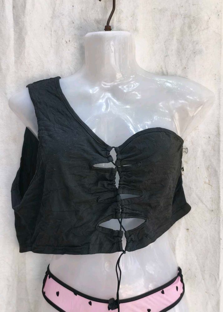 I. Stylish Black One-Shoulder Crop Top