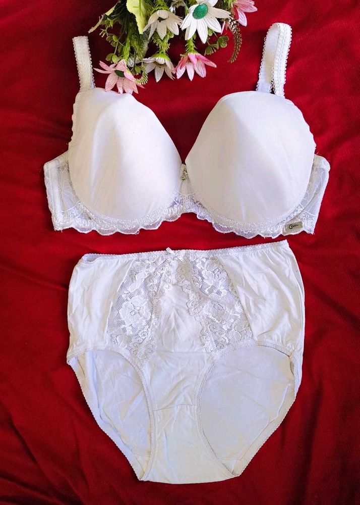 Lace Trim Bra with beautiful brief