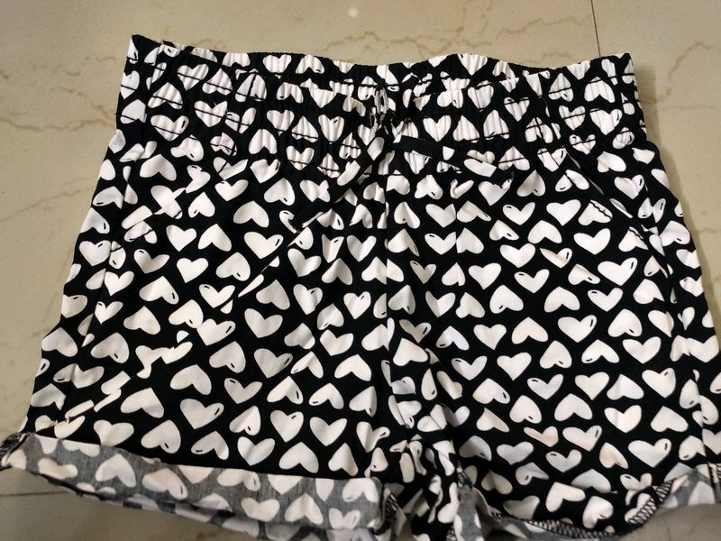 Okie-Dokie Brand - Black &amp; White Heart print Short