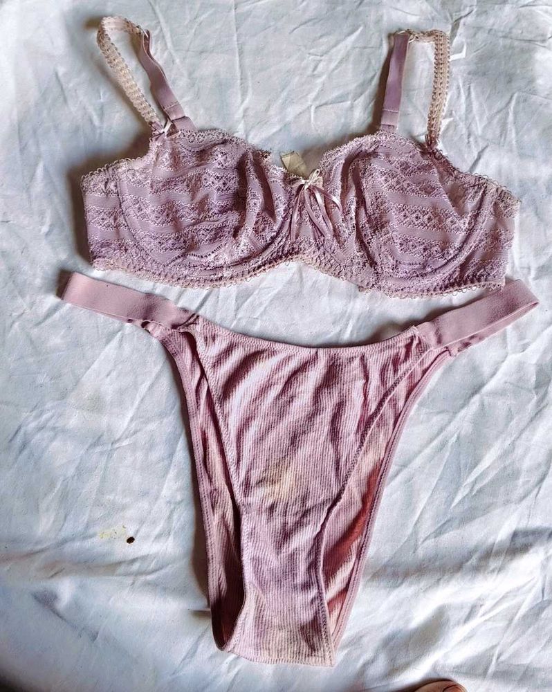 Lace Bra and Panty Set