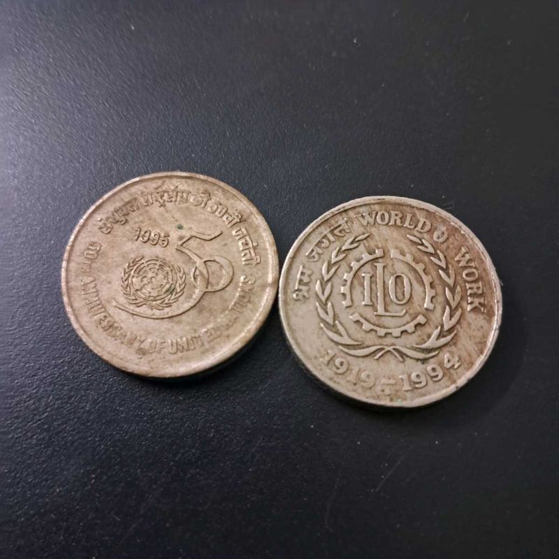 Two 1995 commemmorative rs5 coins