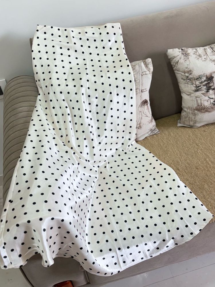 Chic Polka Dot Midi Skirt