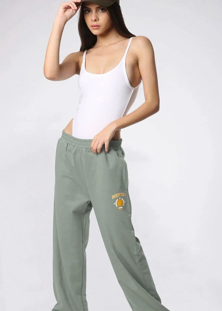 Bonkers corner women’s green mid rise straight fit