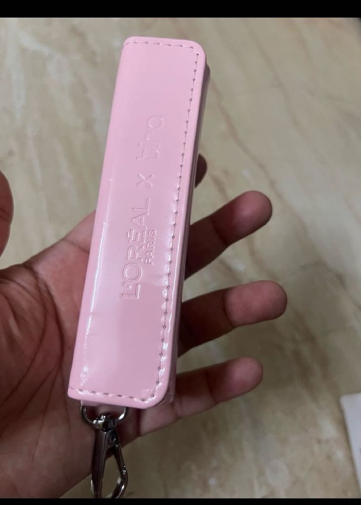 new L'Oreal Paris lipstick/lipgloss holder