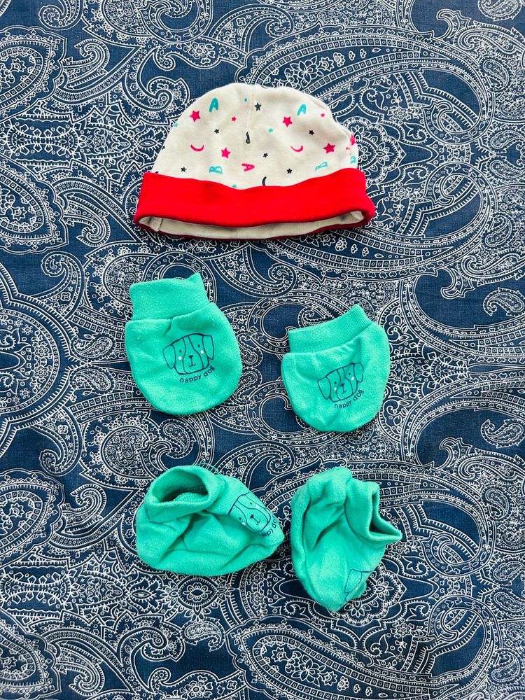 Baby Hat Mittens and Booties Set