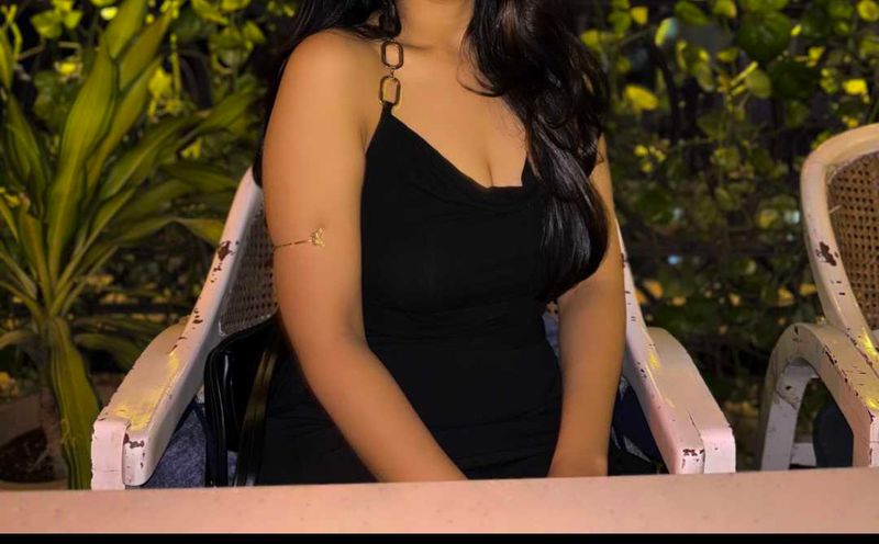 Elegant Black cowl neck top ✨🍸
